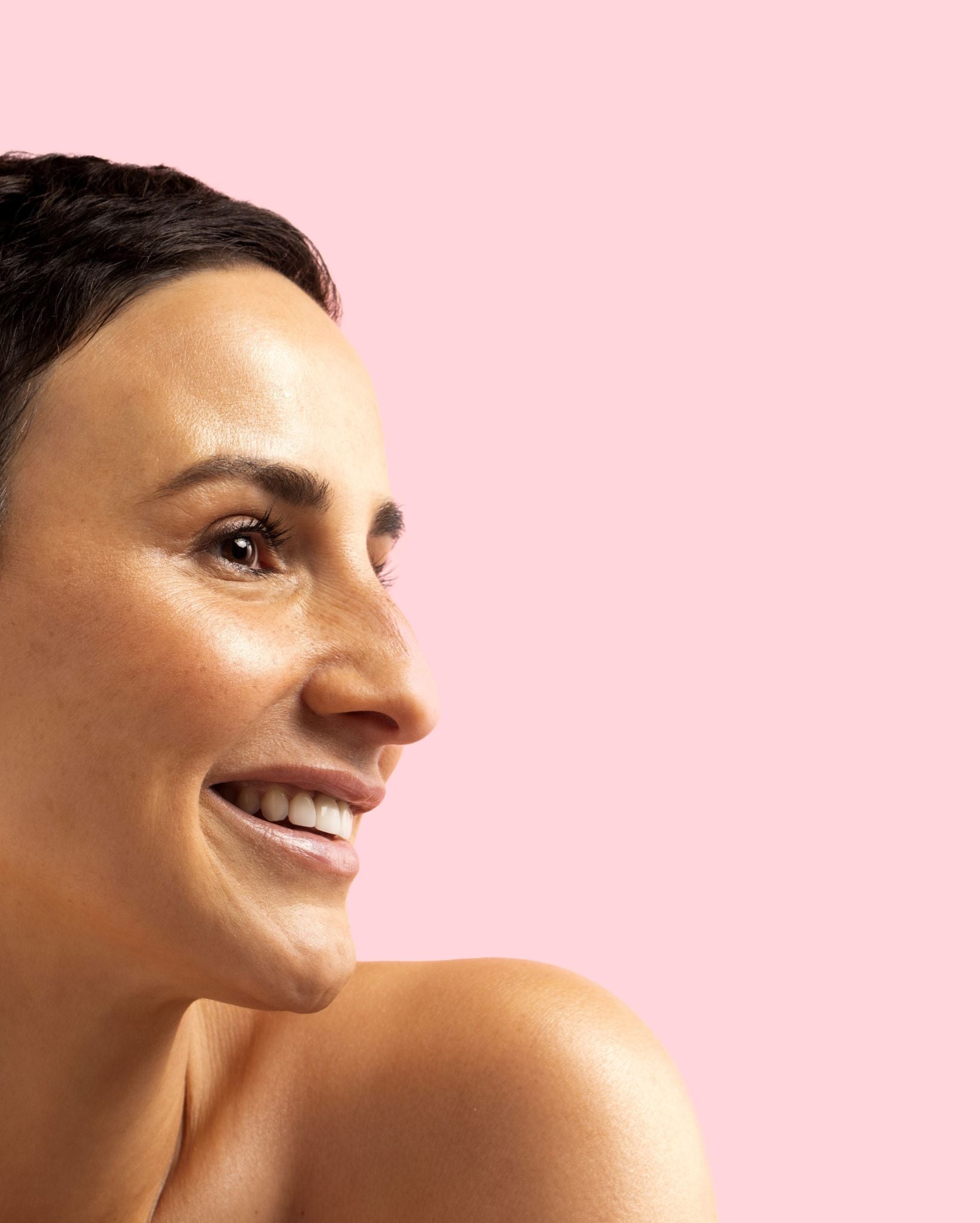 How to repair a damaged skin barrier | In the pursuit of flawless, radiant skin, one overlooked hero plays a crucial role: the skin barrier. This invisible shield, primarily composed of lipids, proteins, and ceramides, acts as our skin’s first line of def